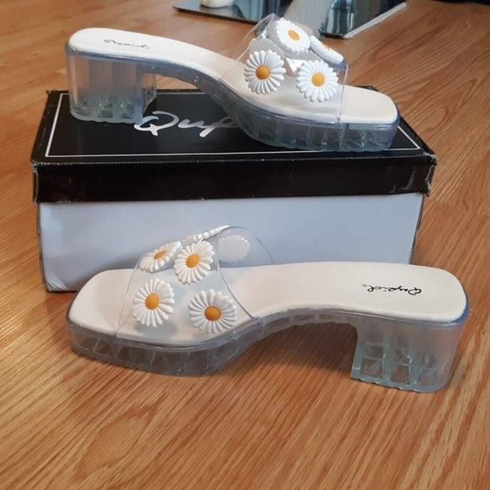 Qupid Daisies For Days Platform Mules size 9 clear see-through Kohl's A122